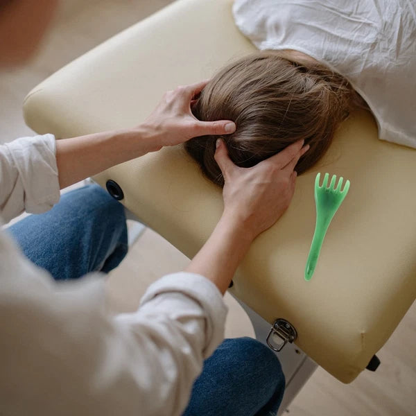 2 Pcs Head Therapy Comb Massage Claw Miss Guasha Scalp Scratcher Tool